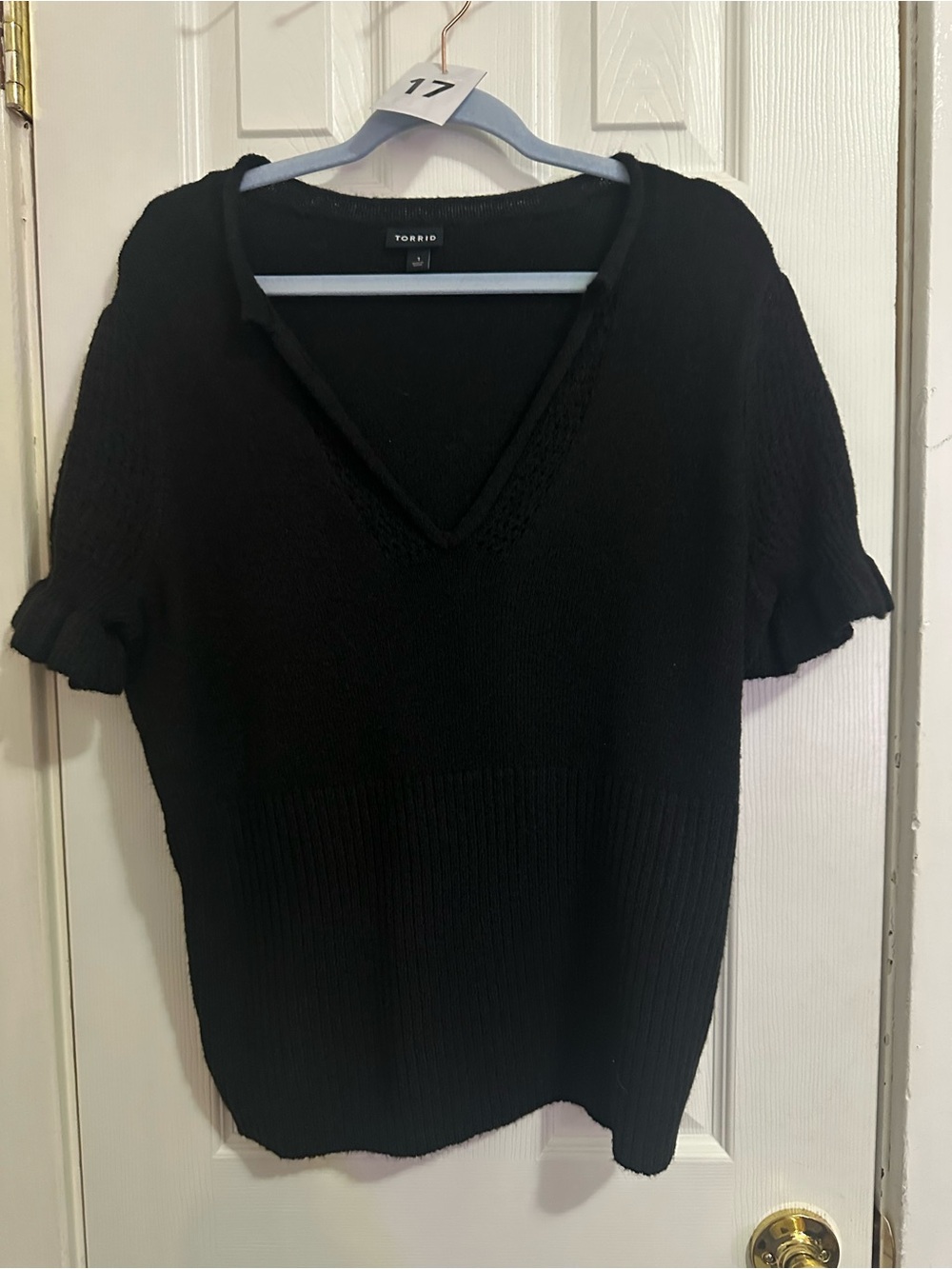 Torrid Black V-Neck Short Sleeve Sweater Size 1